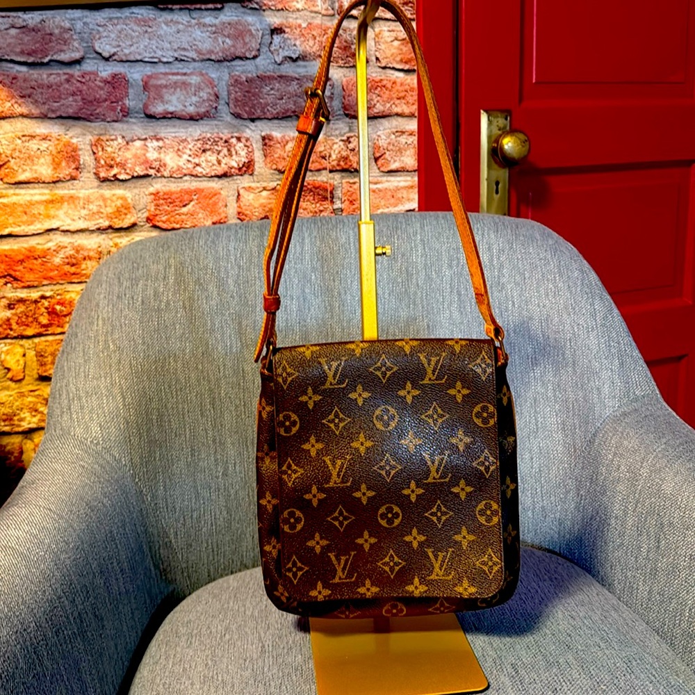 Authentic Louis Vuitton Monogram Salsa sort strap hand bag